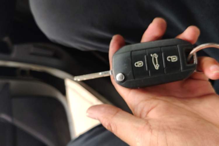 Used Peugeot 408 2014 1.8L Automatic Luxury Edition Vehicle Key