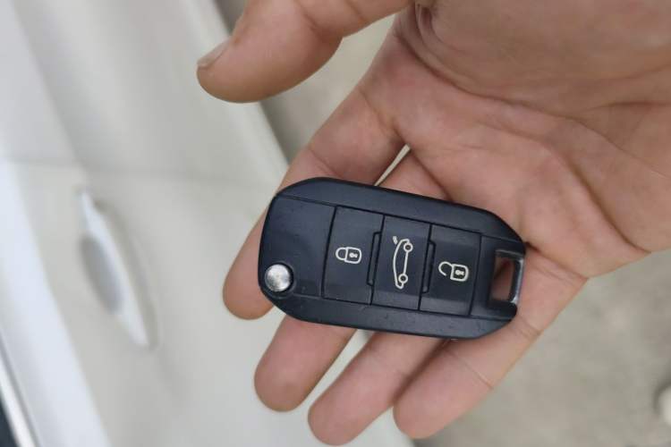 Used Peugeot 408 2014 1.8L Automatic Luxury Edition Vehicle Key