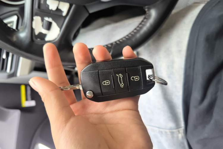 Used Peugeot 408 2014 1.8L Automatic Luxury Edition Vehicle Key
