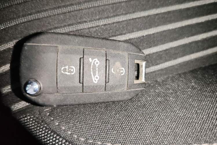 Used Peugeot 408 2014 1.8L Automatic Luxury Edition Vehicle Key