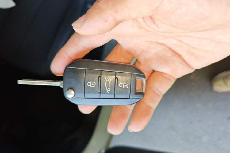 Used Peugeot 408 2014 1.8L Automatic Luxury Edition Vehicle Key