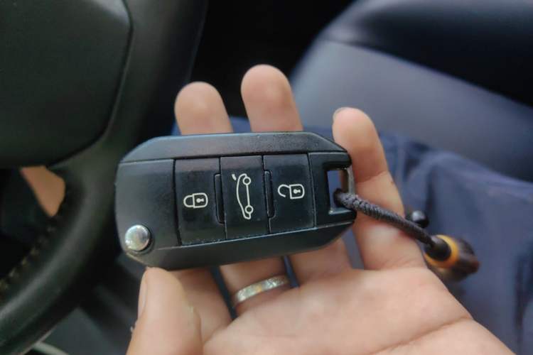 Used Peugeot 408 2014 1.8L Automatic Luxury Edition Vehicle Key