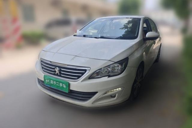 Ojetý Peugeot 408 2014 1.8L Automatic Luxury Edition