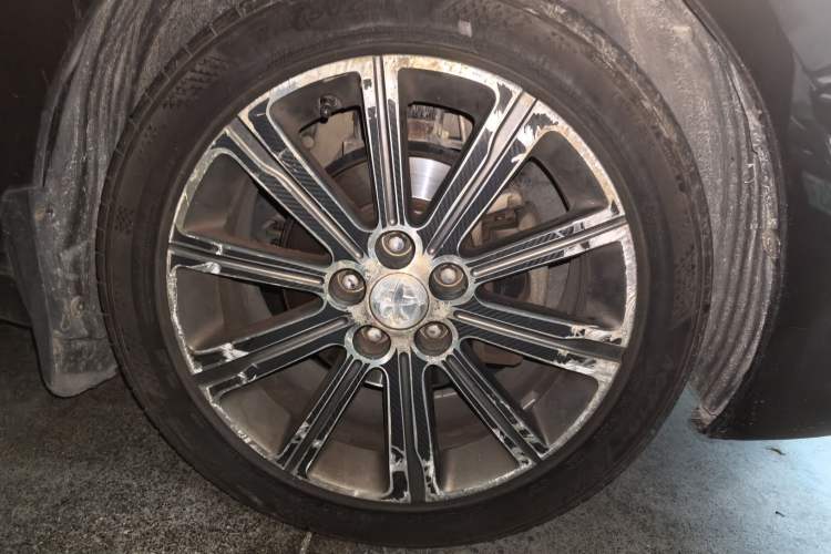 Used Peugeot 408 2014 1.8L Automatic Luxury Edition Right Front Wheel Hub
