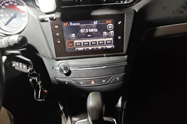 Used Peugeot 408 2015 1.2T Automatic Luxury Edition Audio And AC Panel
