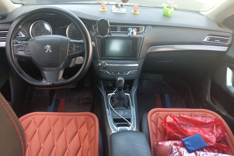 Used Peugeot 408 2015 1.2T Automatic Luxury Edition Center Console