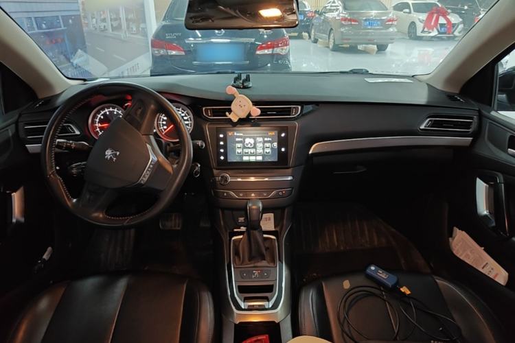 Used Peugeot 408 2015 1.2T Automatic Luxury Edition Center Console