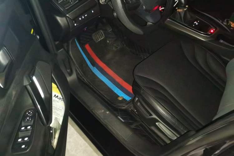 Used Peugeot 408 2015 1.2T Automatic Luxury Edition Driver Seat