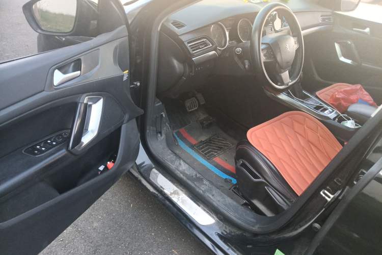 Used Peugeot 408 2015 1.2T Automatic Luxury Edition Driver Seat