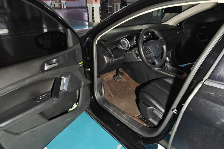Used Peugeot 408 2015 1.2T Automatic Luxury Edition Driver Seat