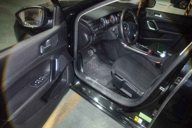 Used Peugeot 408 2015 1.2T Automatic Luxury Edition Driver Seat