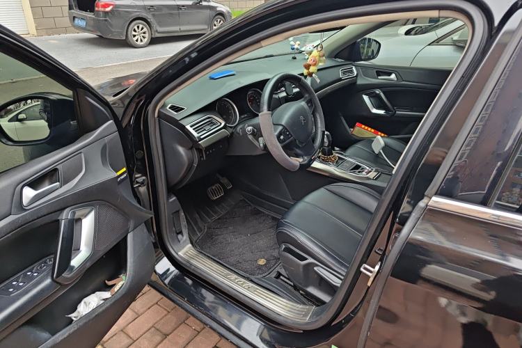 Used Peugeot 408 2015 1.2T Automatic Luxury Edition Driver Seat