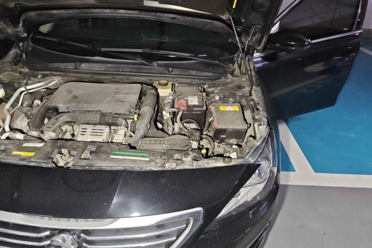 Used Peugeot 408 2015 1.2T Automatic Luxury Edition Engine Bay Left