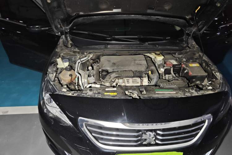 Used Peugeot 408 2015 1.2T Automatic Luxury Edition Engine Bay Right