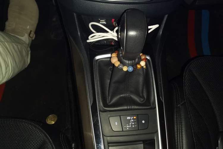 Used Peugeot 408 2015 1.2T Automatic Luxury Edition Gear Lever