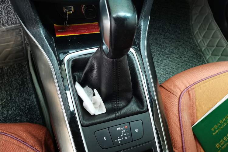 Used Peugeot 408 2015 1.2T Automatic Luxury Edition Gear Lever