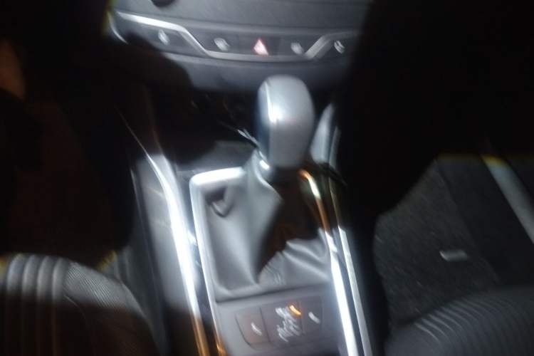 Used Peugeot 408 2015 1.2T Automatic Luxury Edition Gear Lever