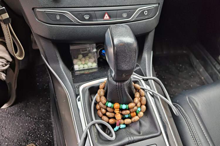 Used Peugeot 408 2015 1.2T Automatic Luxury Edition Gear Lever