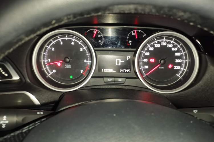 Used Peugeot 408 2015 1.2T Automatic Luxury Edition Instrument Cluster