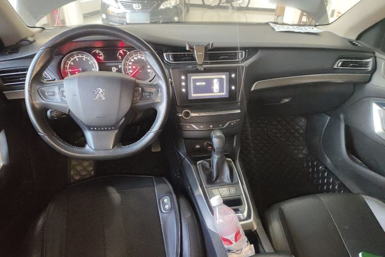Used Peugeot 408 2015 1.2T Automatic Luxury Edition Interior 2