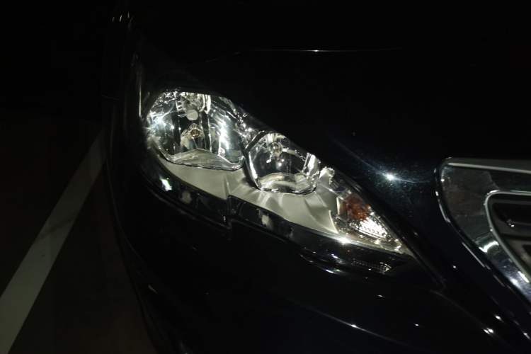 Used Peugeot 408 2015 1.2T Automatic Luxury Edition Right Front Headlight