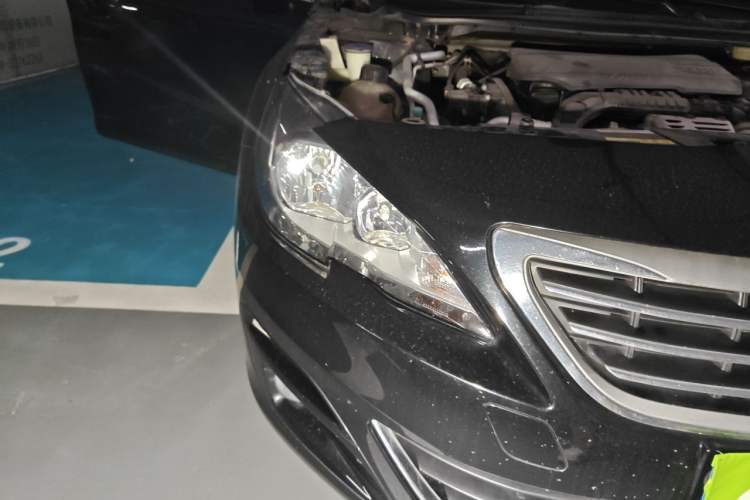 Used Peugeot 408 2015 1.2T Automatic Luxury Edition Right Front Headlight