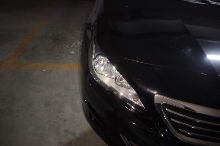Used Peugeot 408 2015 1.2T Automatic Luxury Edition Right Front Headlight