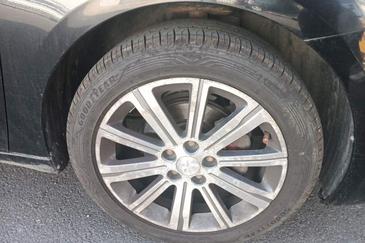 Used Peugeot 408 2015 1.2T Automatic Luxury Edition Right Front Wheel Hub