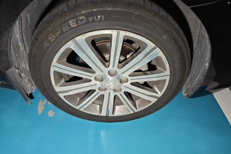 Used Peugeot 408 2015 1.2T Automatic Luxury Edition Right Front Wheel Hub