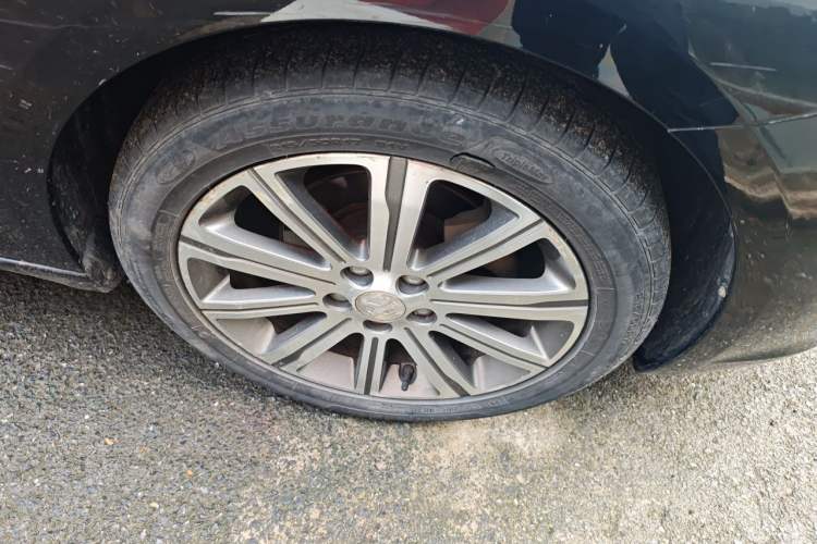 Used Peugeot 408 2015 1.2T Automatic Luxury Edition Right Front Wheel Hub