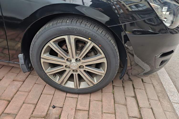 Used Peugeot 408 2015 1.2T Automatic Luxury Edition Right Front Wheel Hub