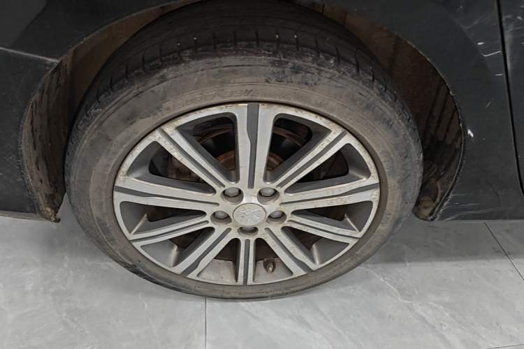 Used Peugeot 408 2015 1.2T Automatic Luxury Edition Right Rear Wheel Hub