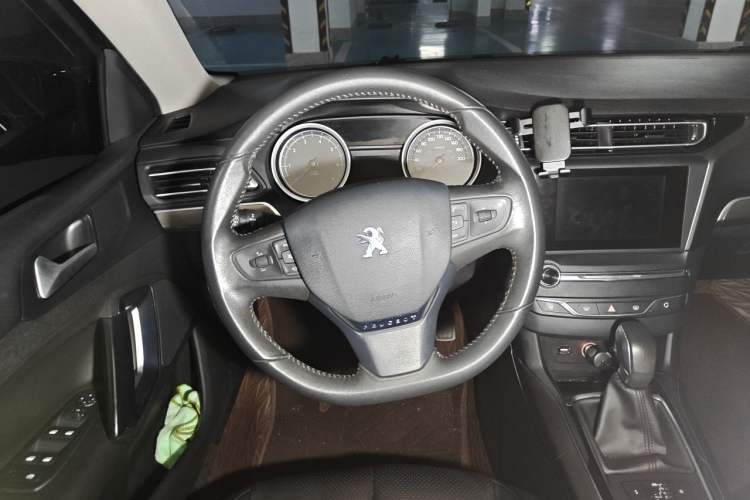 Used Peugeot 408 2015 1.2T Automatic Luxury Edition Steering Wheel