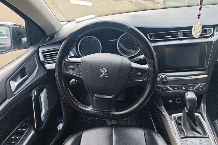 Used Peugeot 408 2015 1.2T Automatic Luxury Edition Steering Wheel