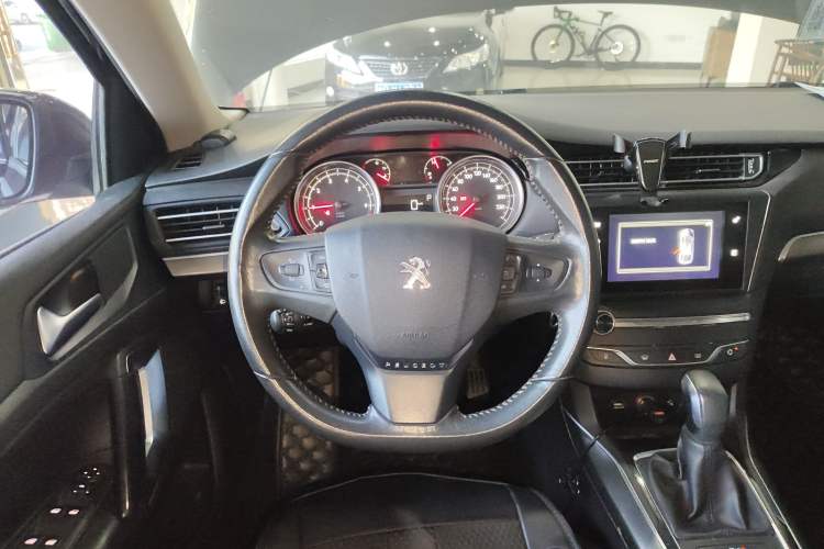 Used Peugeot 408 2015 1.2T Automatic Luxury Edition Steering Wheel