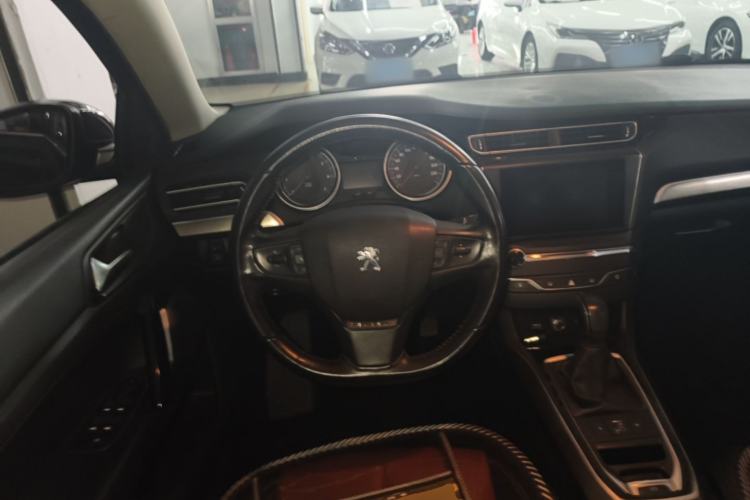 Used Peugeot 408 2015 1.2T Automatic Luxury Edition Steering Wheel
