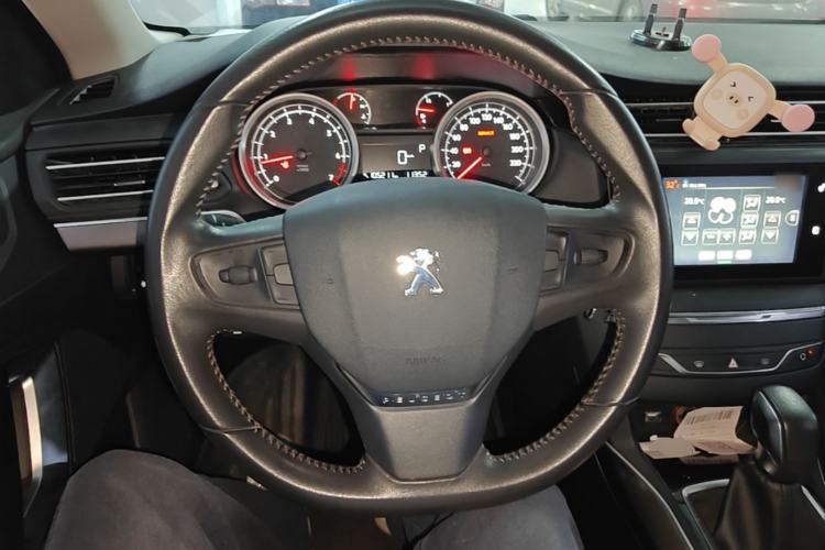 Used Peugeot 408 2015 1.2T Automatic Luxury Edition Steering Wheel
