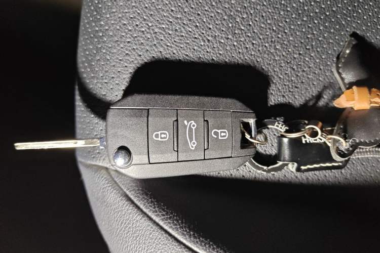 Used Peugeot 408 2015 1.2T Automatic Luxury Edition Vehicle Key