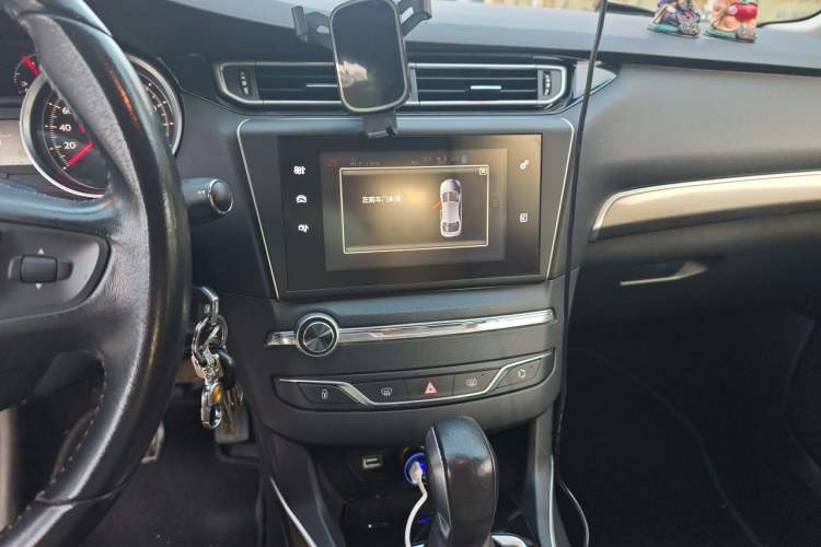 Used Peugeot 408 2015 1.2T Automatic Luxury Edition Audio And AC Panel