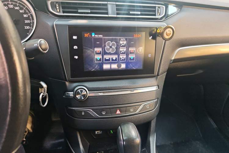 Used Peugeot 408 2015 1.2T Automatic Luxury Edition Audio And AC Panel