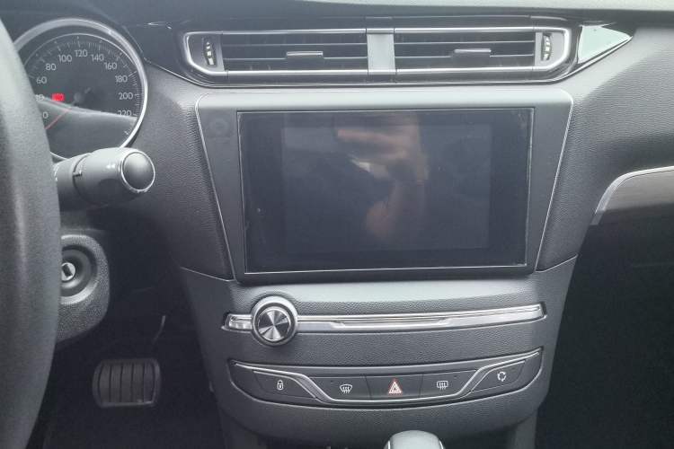 Used Peugeot 408 2015 1.2T Automatic Luxury Edition Audio And AC Panel