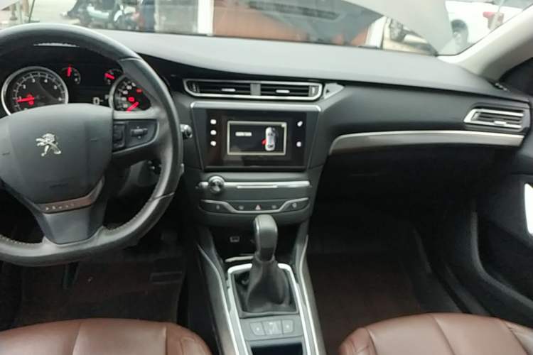 Used Peugeot 408 2015 1.2T Automatic Luxury Edition Audio And AC Panel