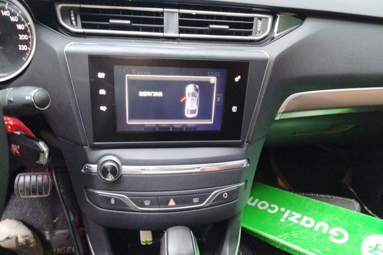 Used Peugeot 408 2015 1.2T Automatic Luxury Edition Audio And AC Panel