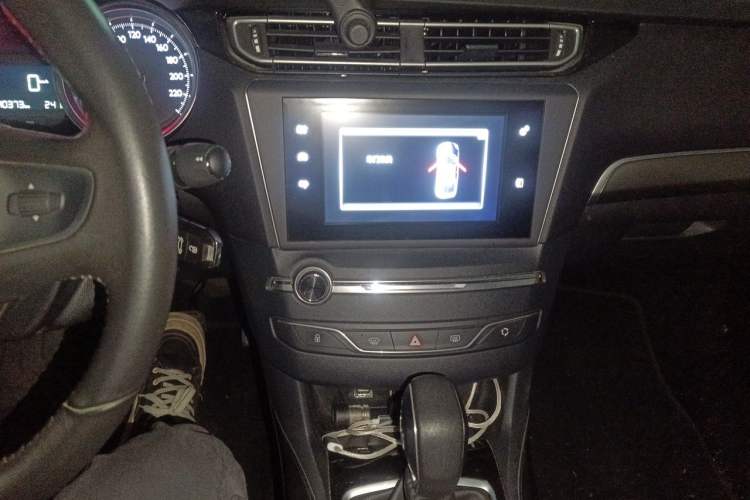 Used Peugeot 408 2015 1.2T Automatic Luxury Edition Audio And AC Panel