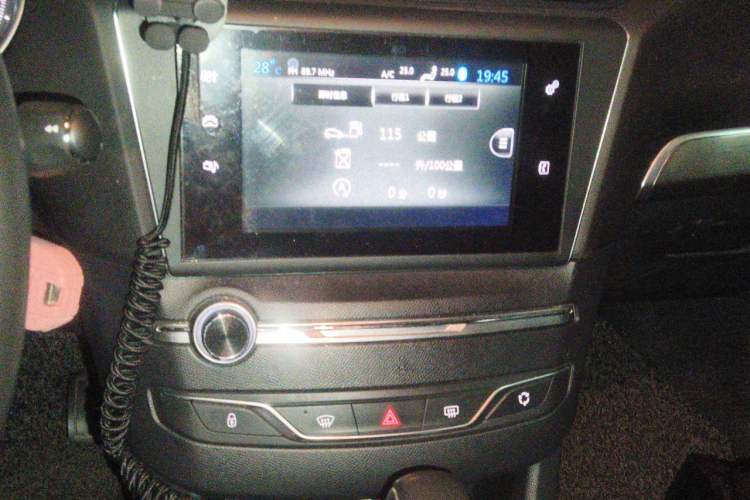 Used Peugeot 408 2015 1.2T Automatic Luxury Edition Audio And AC Panel
