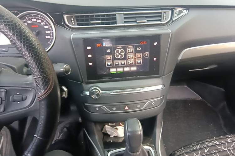 Used Peugeot 408 2015 1.2T Automatic Luxury Edition Audio And AC Panel