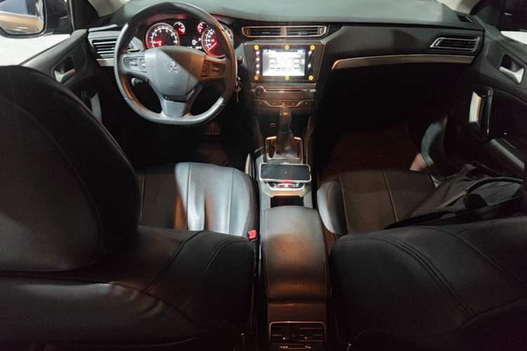 Used Peugeot 408 2015 1.2T Automatic Glory Edition Center Console