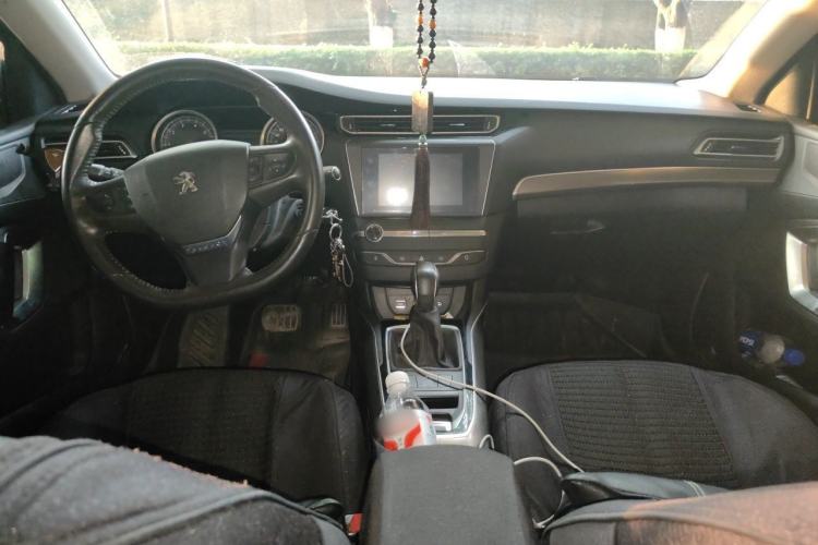 Used Peugeot 408 2015 1.2T Automatic Luxury Edition Center Console