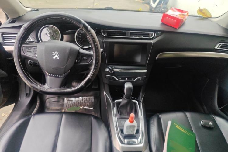 Used Peugeot 408 2015 1.2T Automatic Luxury Edition Center Console