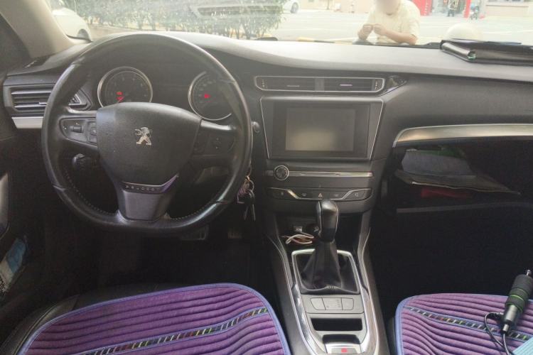 Used Peugeot 408 2015 1.2T Automatic Glory Edition Center Console